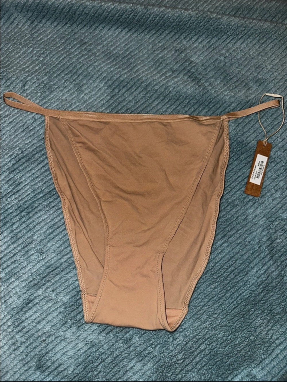 Skims plus size panty color clay size 3X
BNWT
